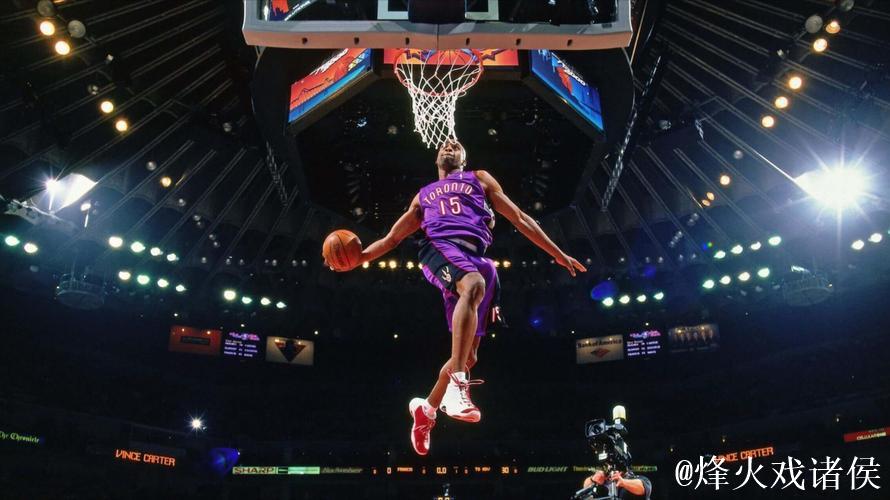 卡斯尔篮板反击一条龙 旋转上篮得手