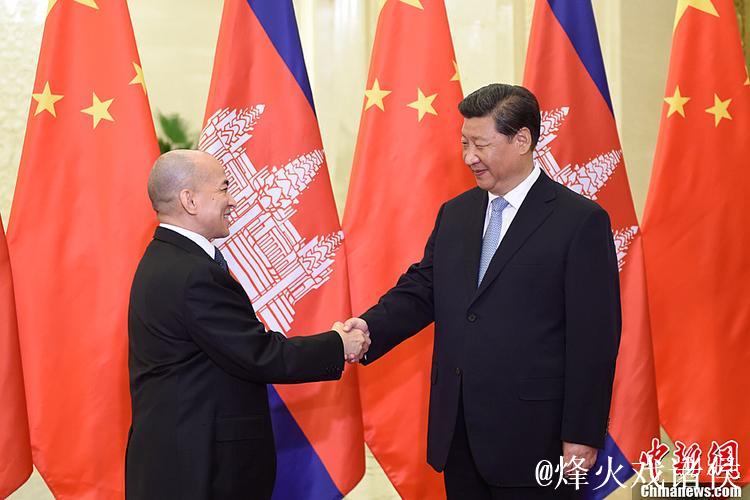 习近平会见柬埔寨国王西哈莫尼 习近平会见柬埔寨国王西哈莫尼